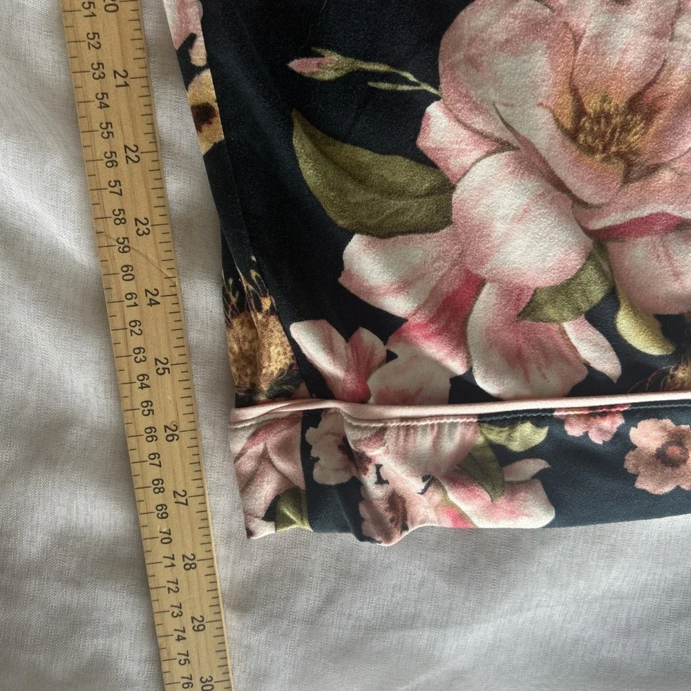 Room Service Womens 2-Piece Pajama Set Medium Floral long Sleeve‎ Sleepwear